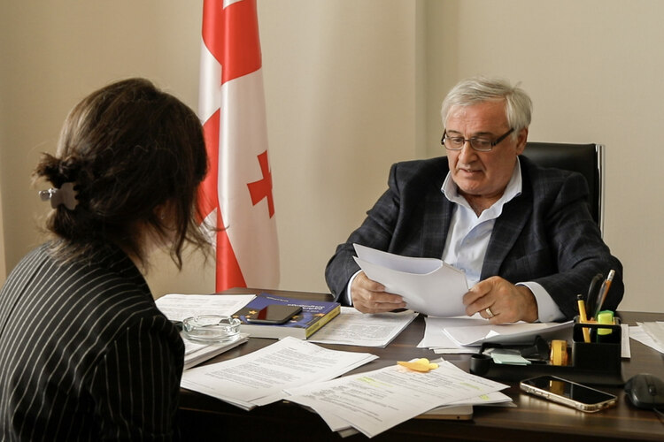 Dilar Khabuliani speaks to a reporter eiqrriqtqiqzxatf